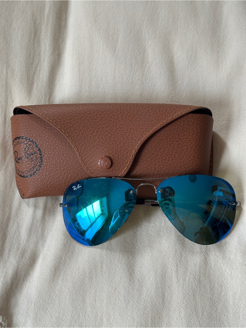 Ray Ban Aviators Reflective Blue Lens in Sunglasses Holder